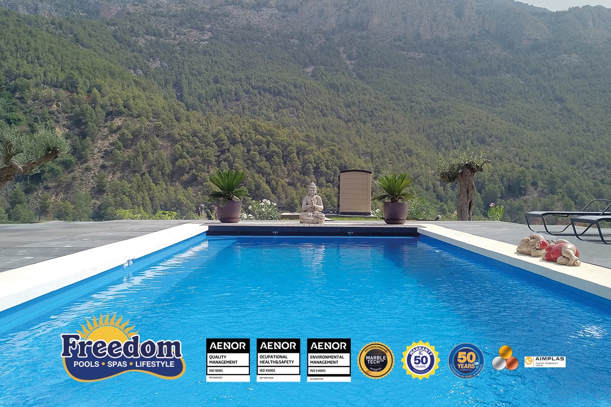 piscine coque modèle Atlantis