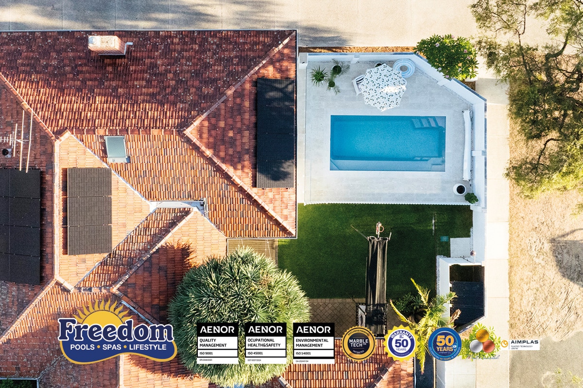 vue drone piscine coque modèle Atlantis 7