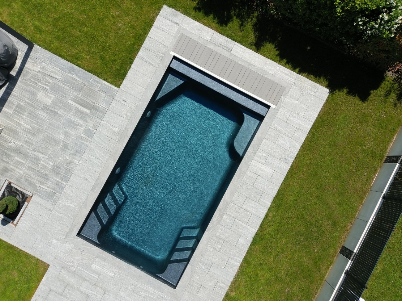 piscine coque modèle Platinum 8