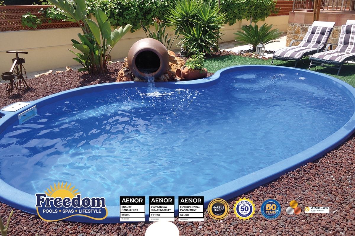 piscine coque modèle Freedom 2000