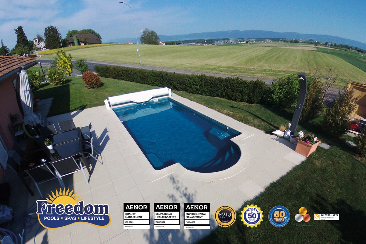 piscine coque modèle Jamaïcan