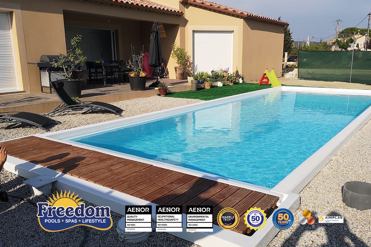 piscine coque modèle Malibu