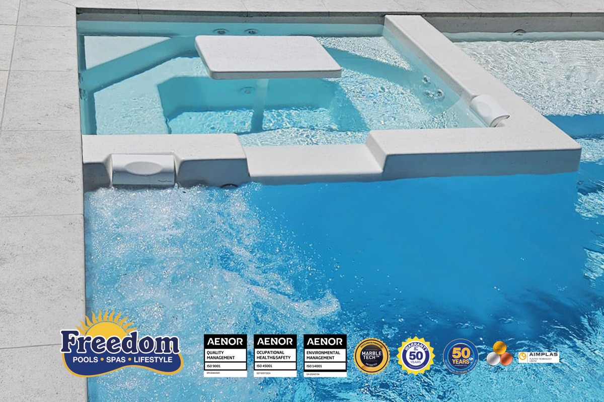 piscine coque australienne modèle Manhattan