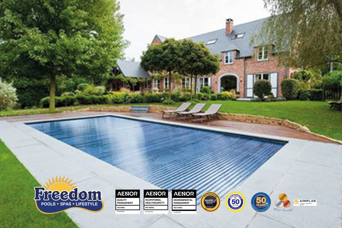 piscine coque modèle Platinum 10