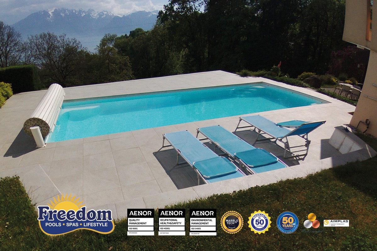 piscine coque modèle Platinum 10