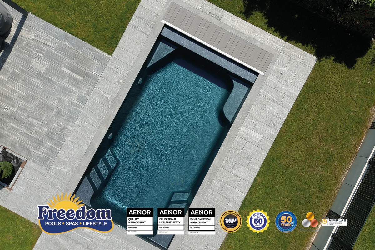 piscine coque australienne modèle Platinum 8