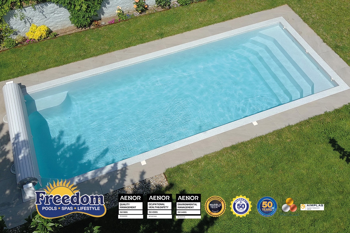 piscine coque modèle Riviera 10