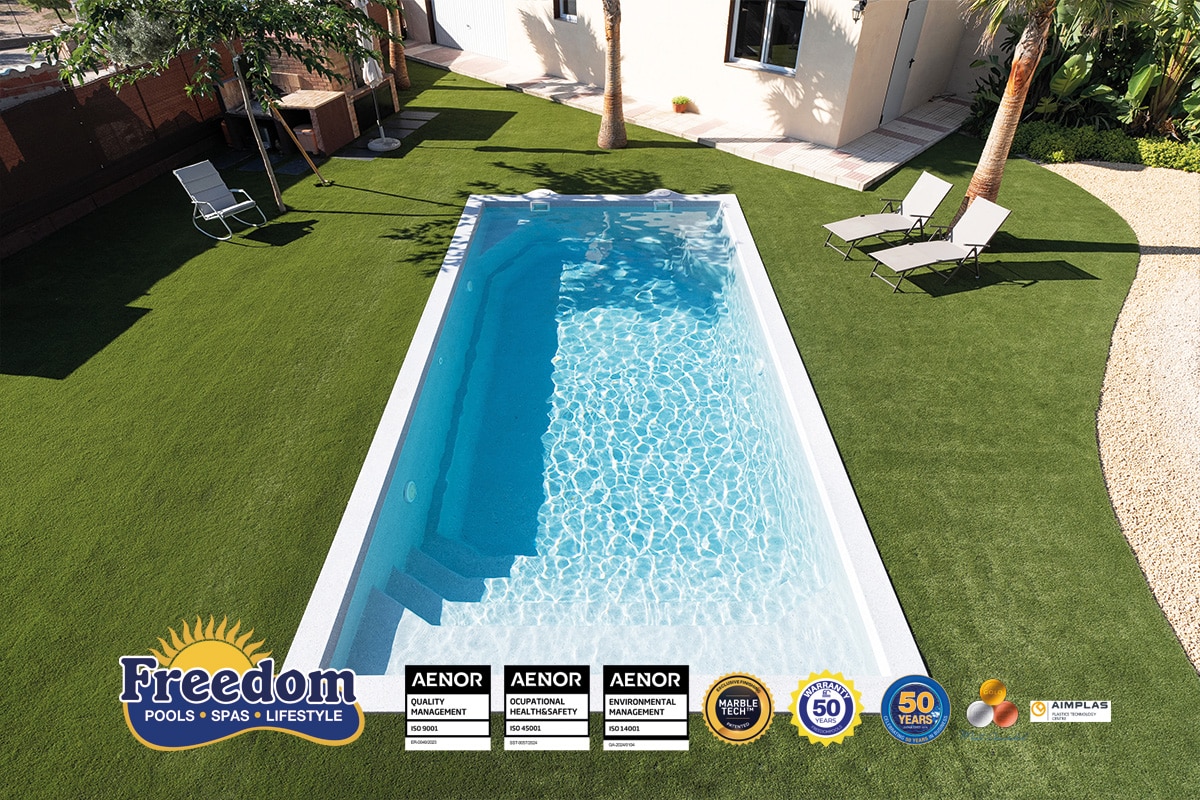 piscine coque modèle Riviera 8