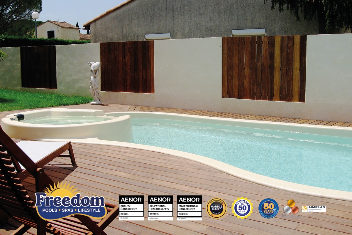 piscine coque modèle Tropicana