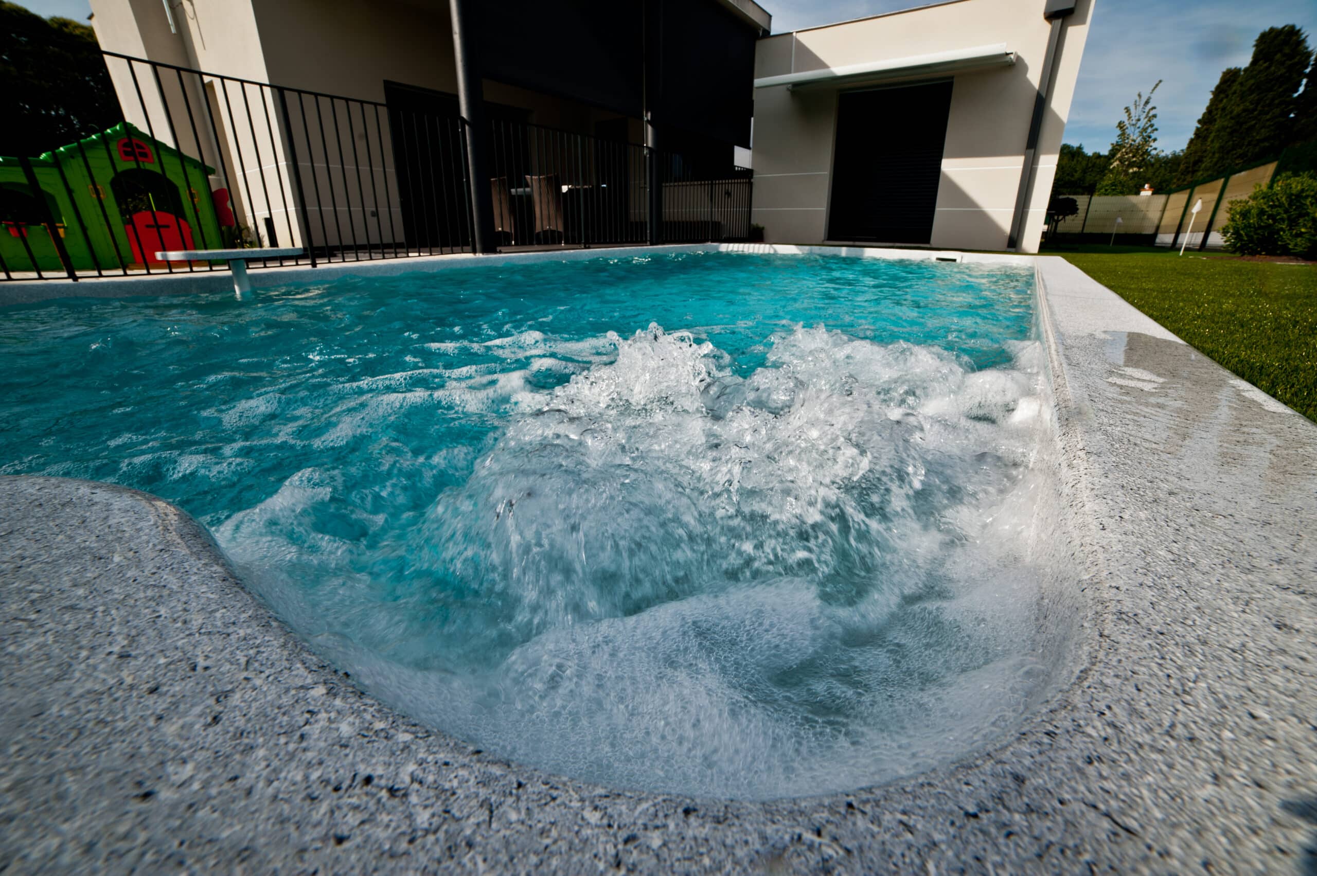 piscine coque australienne modèle Grecian